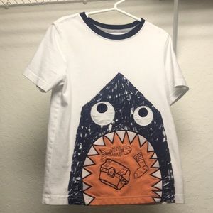 Boys Gymboree shark T-shirt size 5